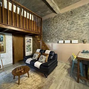  Lodge Victoria Tiny Stone House